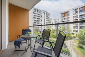 Property grounds - Family Apartment with 2 Bedrooms | Balcony (Warszawa)