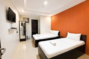 Standard Triple Room - Obrero Suites Davao (Davao City)