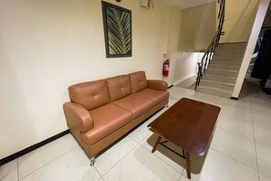 Living area - Obrero Suites Davao (Davao City)