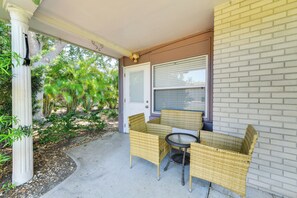 Terrace/patio - 5 Mi to Venice Beach! Remote-Work-Ready Retreat (Venice)