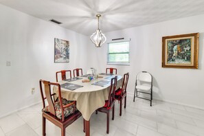 Dining - 5 Mi to Venice Beach! Remote-Work-Ready Retreat (Venice)