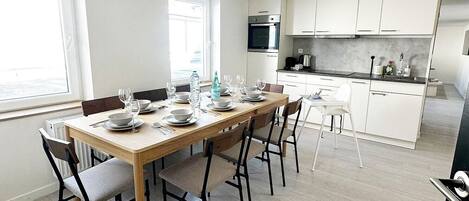 Basic Apartment | Shared kitchen