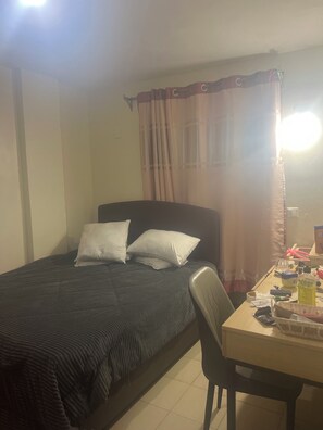 2 chambres, fer et planche à repasser, Wi-Fi gratuit, draps fournis