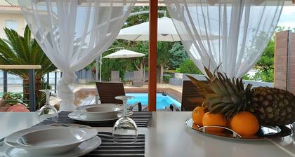 Studio Apartment with Sea View and 2 Balconies