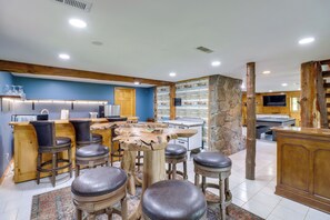Dining - Game Room + Roof Deck: Ozarks Group Getaway! (Harrison)