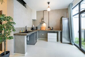 Private kitchen - Antwerp Central Superior Apartment (Antwerp)