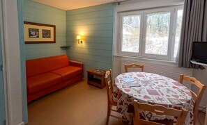 Living area - Stay With Pool in Lelex (Lelex)
