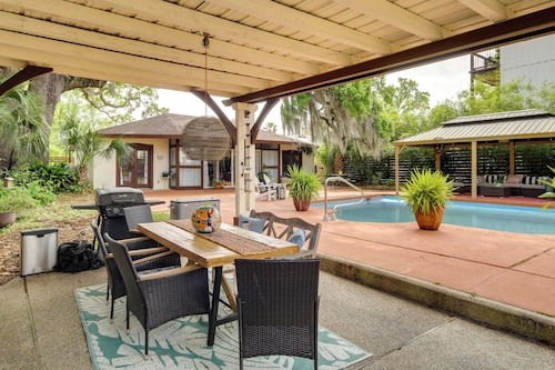 Walk to Ocean: Family Biloxi Haven w/ Pool & Patio