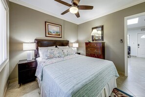 Room - Steps to Shore! 2 Pompano Beach Villas w/ Pool (Pompano Beach)