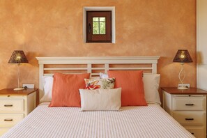 4 bedrooms, iron/ironing board, free WiFi - Can Cam - Picturesque Seaview Villa (Sant Josep de sa Talaia)