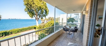 Walking distance to UWA, Kings Park
Only 5 minutes to Perth CBD