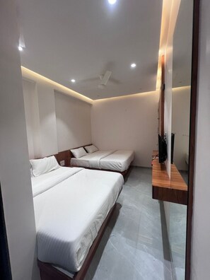 Quadruple Room, City View - HOTEL RUDRAKSH Shirdi (Shirdi)