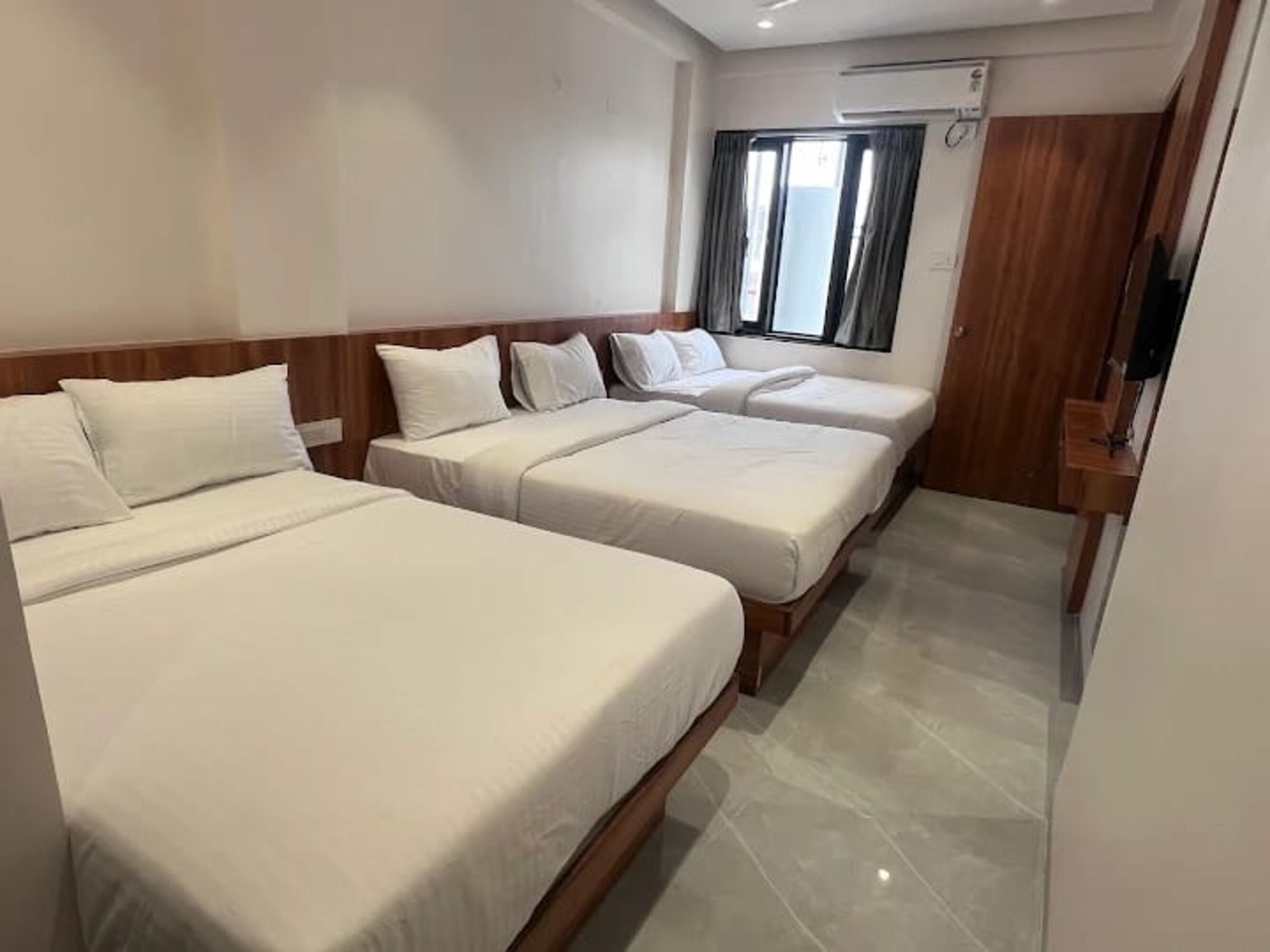Family Room, City View
