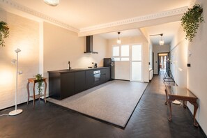 Private kitchen - Comfortable 2BR/14P Apartment – Central Antwerp (Antwerp)