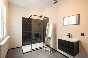 Een douche, een haardroger