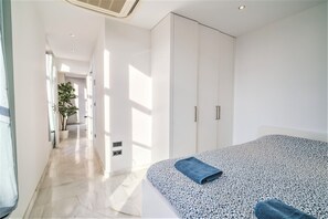 Free WiFi - 9-persons apartment in centre of Antwerp (belgium)