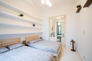 Free WiFi, bed sheets - 2 bedroom apartment in National Street Residence (Antwerp)