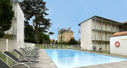 Spacious Stay for 6 in La Rochelle