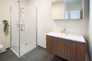 Bathroom - Executive 3BR Apartment in Antwerp (Antwerp)