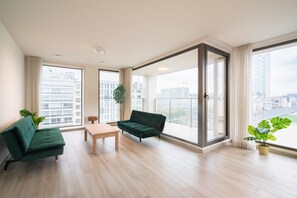 Living area - Executive 3BR Apartment in Antwerp (Antwerp)