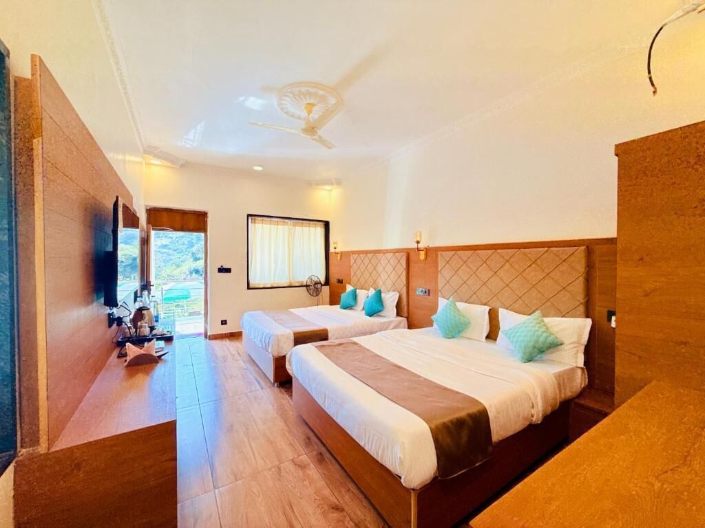 Deluxe Double Room, Mountain View | Free WiFi