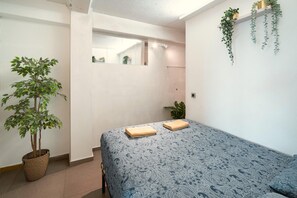 Room - Deluxe 7-Guest Apartment in Antwerp (Antwerp)