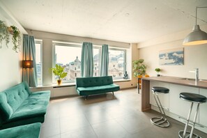 Living area - Deluxe 7-Guest Apartment in Antwerp (Antwerp)