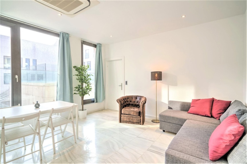 1-bedroom Lodge Stay In Antwerp - Centraal Station Antwerpen