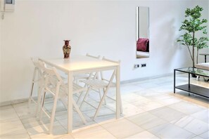 Dining - Lodge apartment in Central Antwerp (Antwerp Center)