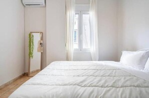 Iron/ironing board, WiFi - STM Monastiraki Acropolis Apt (Athina)
