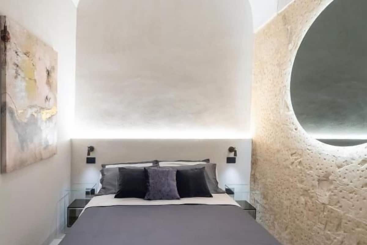 Superior Suite, Balcony, City View | In-room safe, soundproofing, iron/ironing board, free WiFi