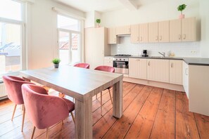 Private kitchen - Antwerp Old Town Apartment (Antwerp)