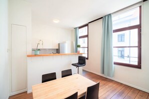Dining - Old town lodge Antwerp Apartment (Antwerp)