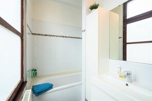 Bathroom - Old town lodge Antwerp Apartment (Antwerp)