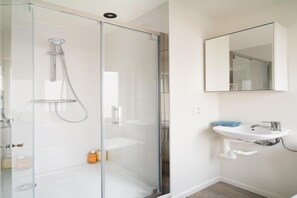Bathroom - Apartment in Antwerp centre (Antwerp)