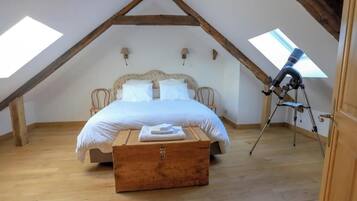 3 chambres, fer et planche à repasser, accès Internet, draps fournis