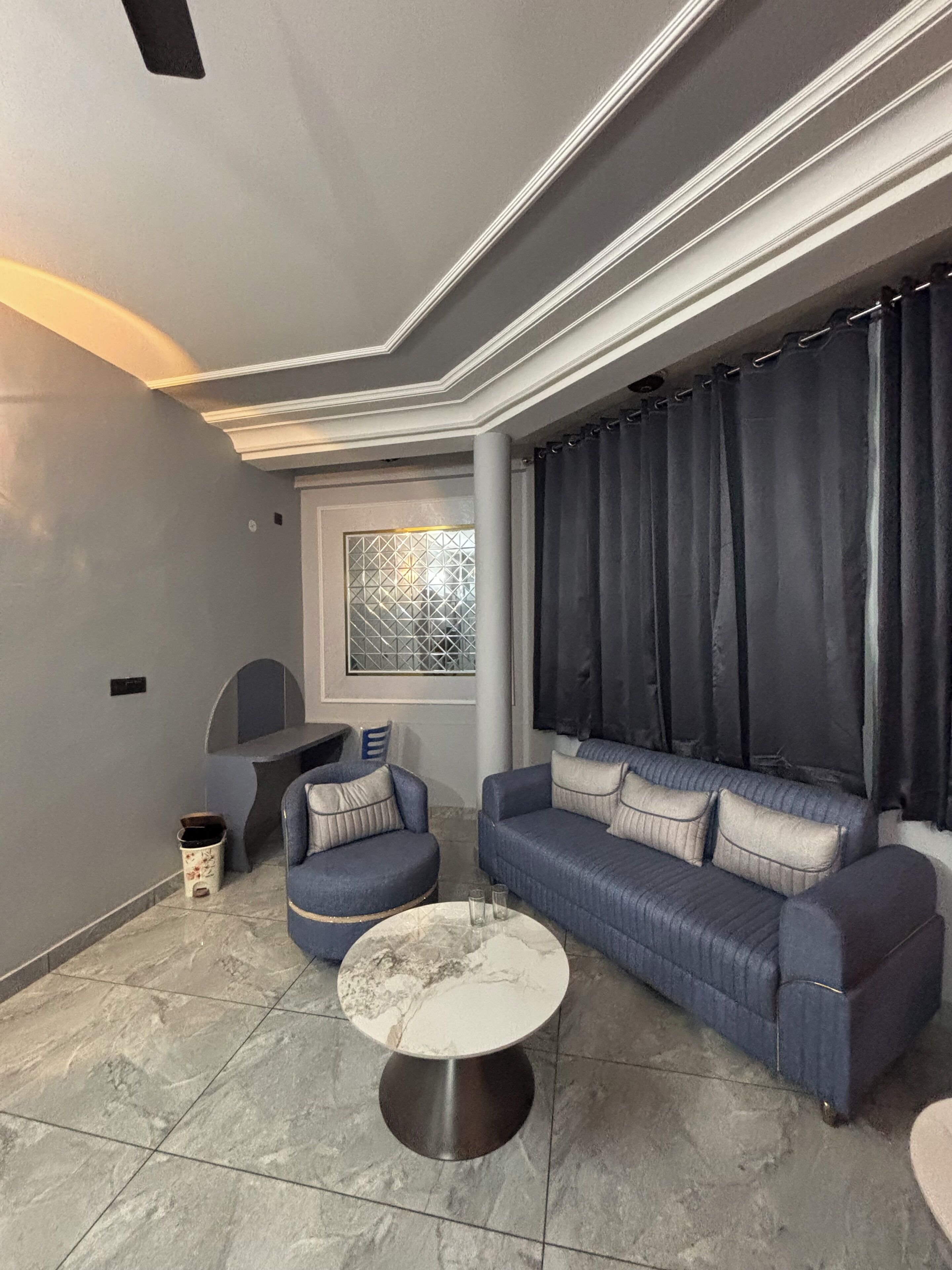 Luxury Double or Twin Room, Garden View | Living area