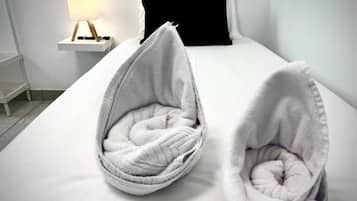Single Room | Blackout curtains, iron/ironing board, free WiFi, bed sheets