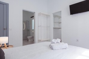 Blackout drapes, iron/ironing board, free WiFi, bed sheets - Hostal España (ARRECIFE)