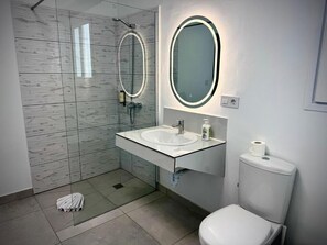 Single Room | Bathroom