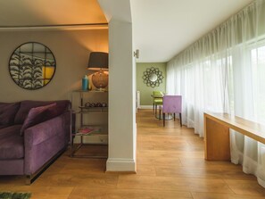 TV - Meadfoot View by Interhome (Torquay)