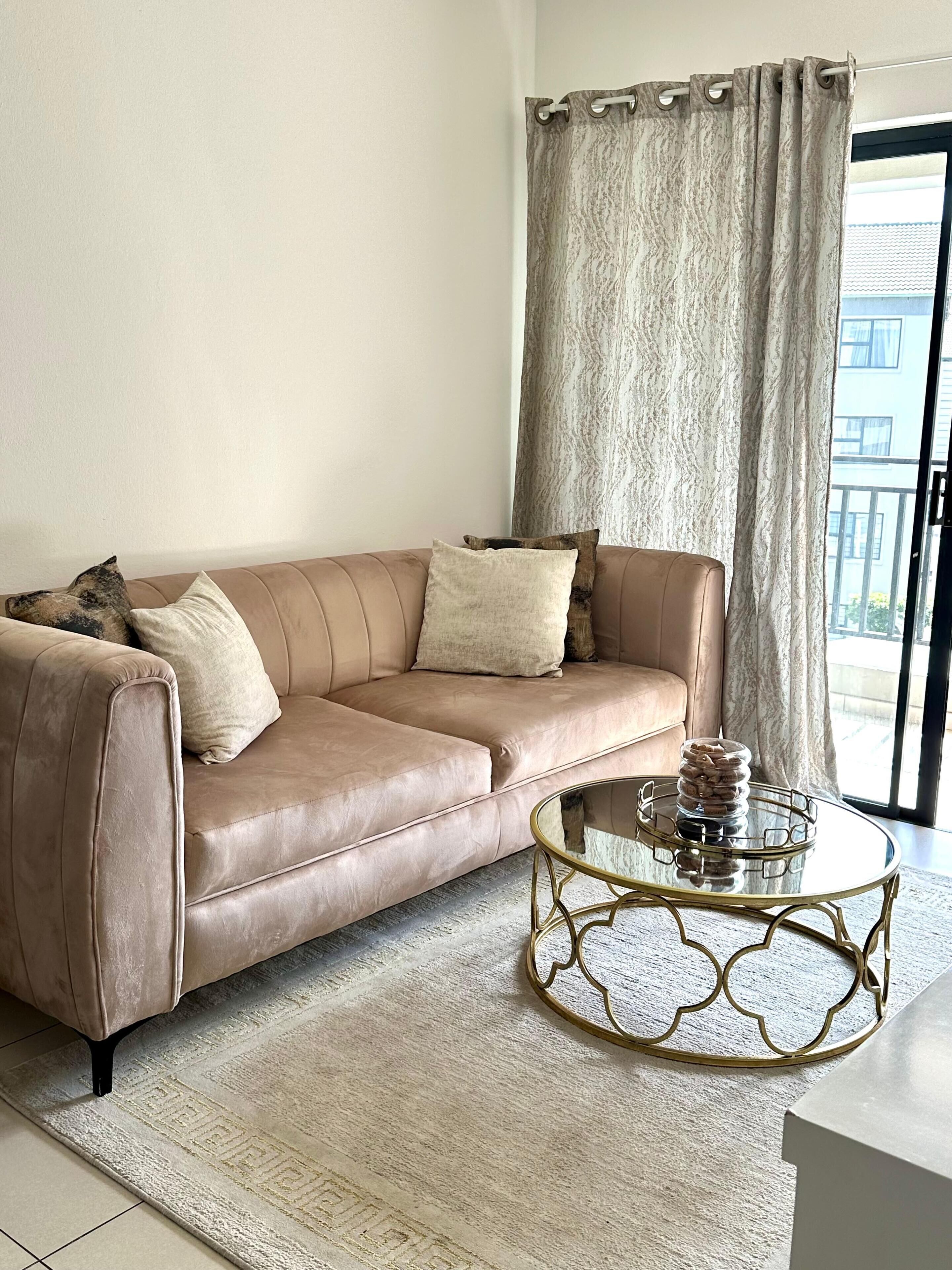 Apartment, 1 Bedroom, Smoking, Balcony | Living room