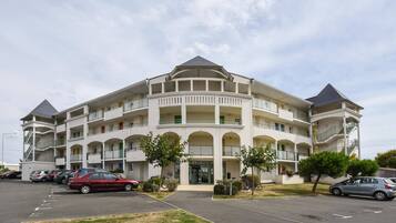 Apartment | Bahagian luar