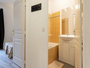 Apartment | Badezimmer