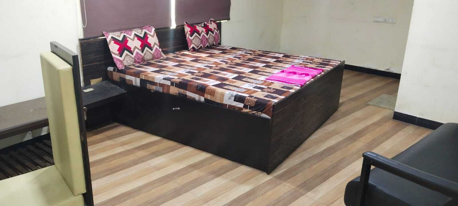 Comfort Double Room | Laptop workspace, free WiFi