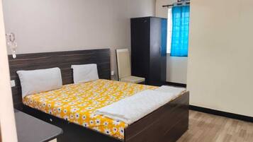 Deluxe Double Room, City View | Laptop workspace, free WiFi