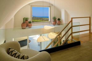 Elegant 2 Bedroom Suite with Hot Tub and Sea View | Interior