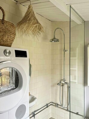 Shower - Summer house on hilltop near Kikhavn beach (Hundested)