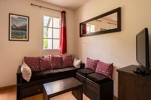 Smart TV - Functional Alpine Base for 8 Guests (Loudenvielle)