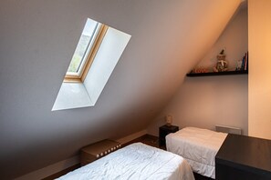 Room - Functional Alpine Base for 8 Guests (Loudenvielle)
